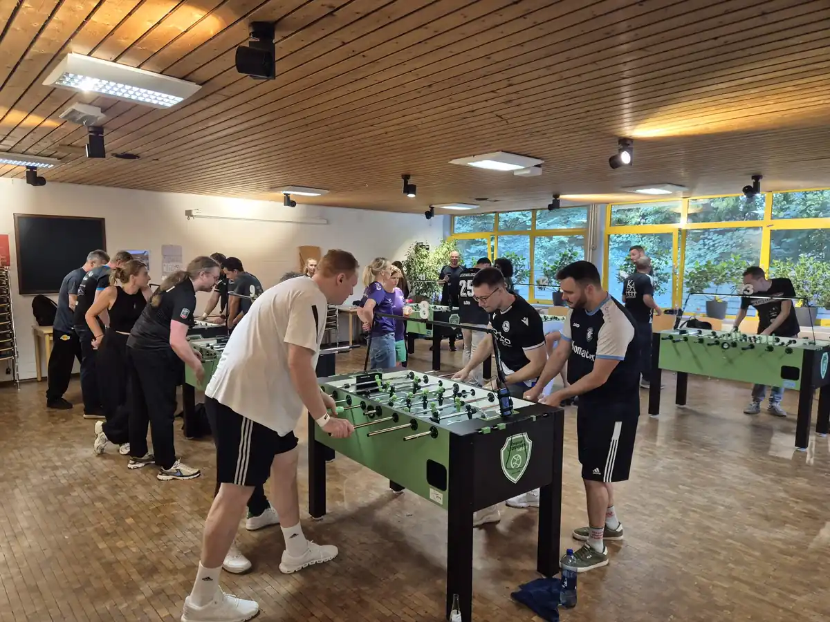 Mehrere Doppel bei der Osnabrücker Tischfußball-Stadtmeisterschaft 2026